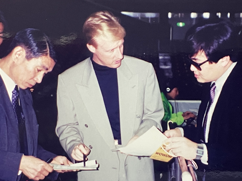 打ち合わせ中のジミー・レノン・ジュニア